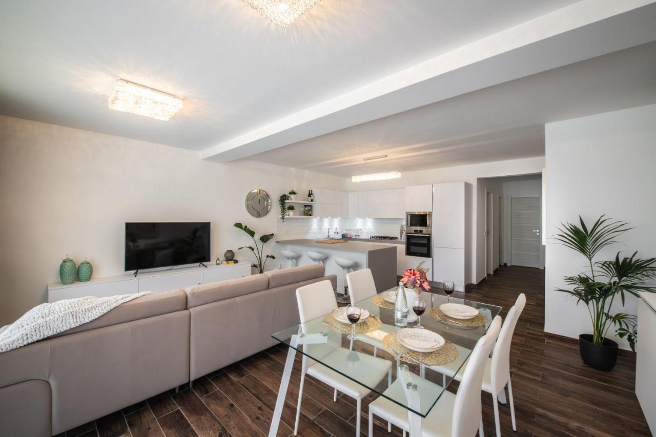 Electra Residence - Luxury Central Beachview Apartment 마살폰 외부 사진