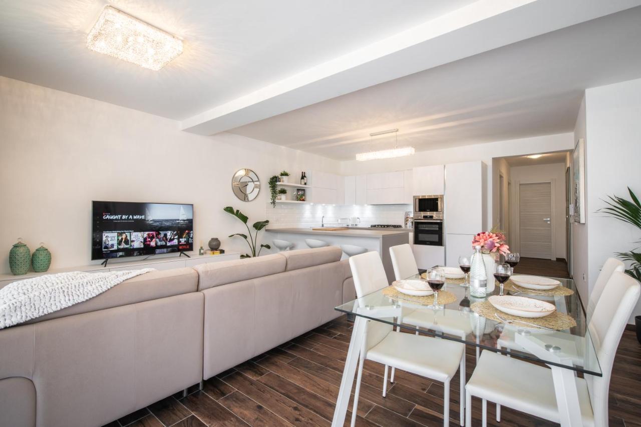 Electra Residence - Luxury Central Beachview Apartment 마살폰 외부 사진