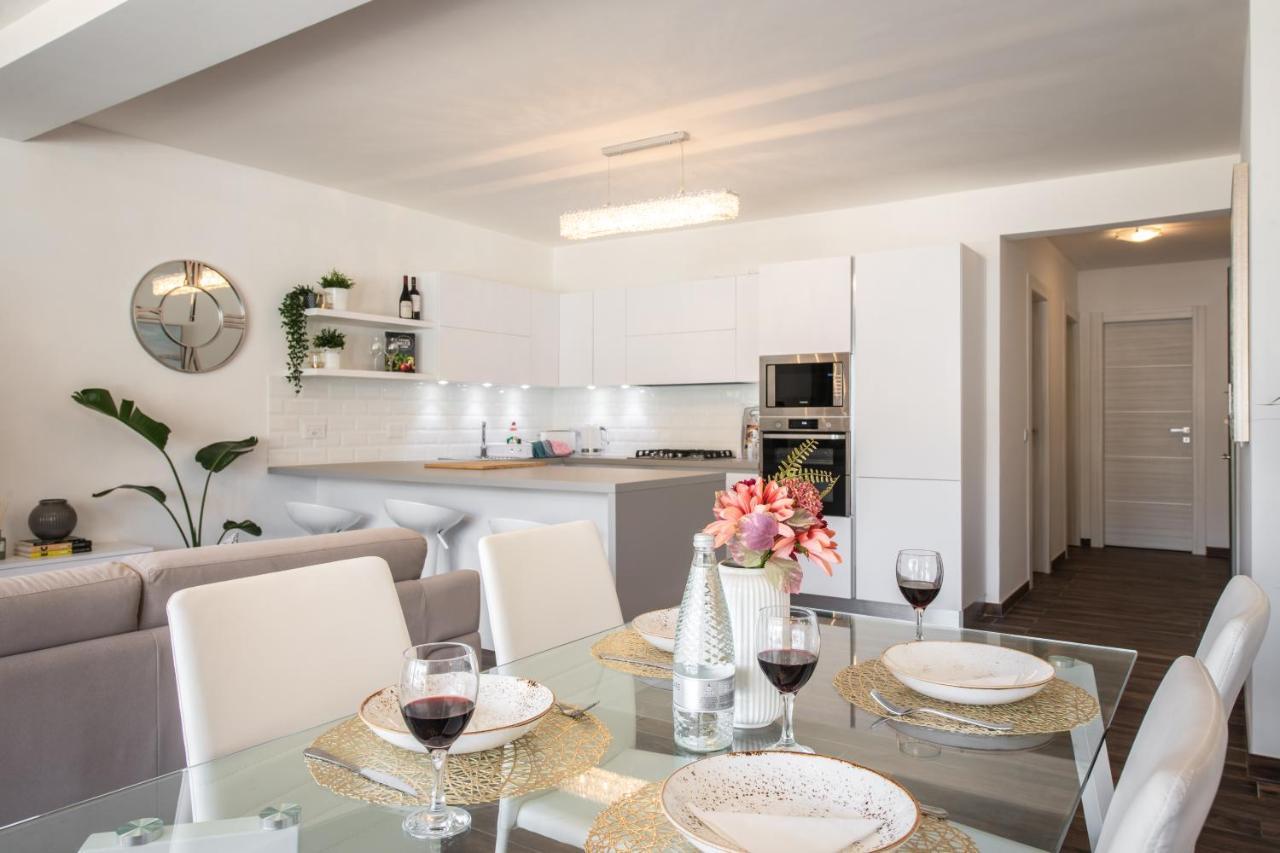 Electra Residence - Luxury Central Beachview Apartment 마살폰 외부 사진